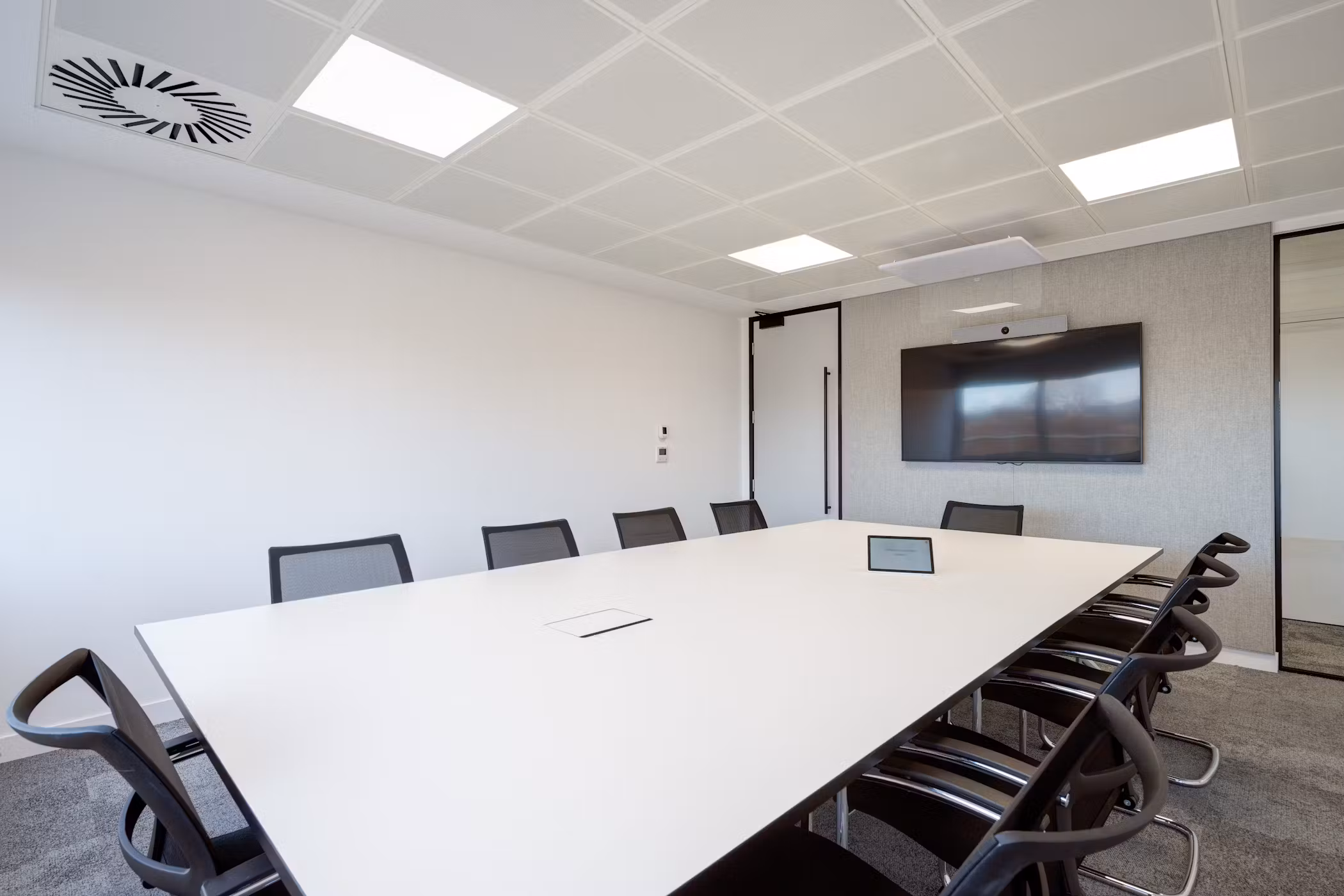 Close-Brothers-03-highres-sRGB-scaled