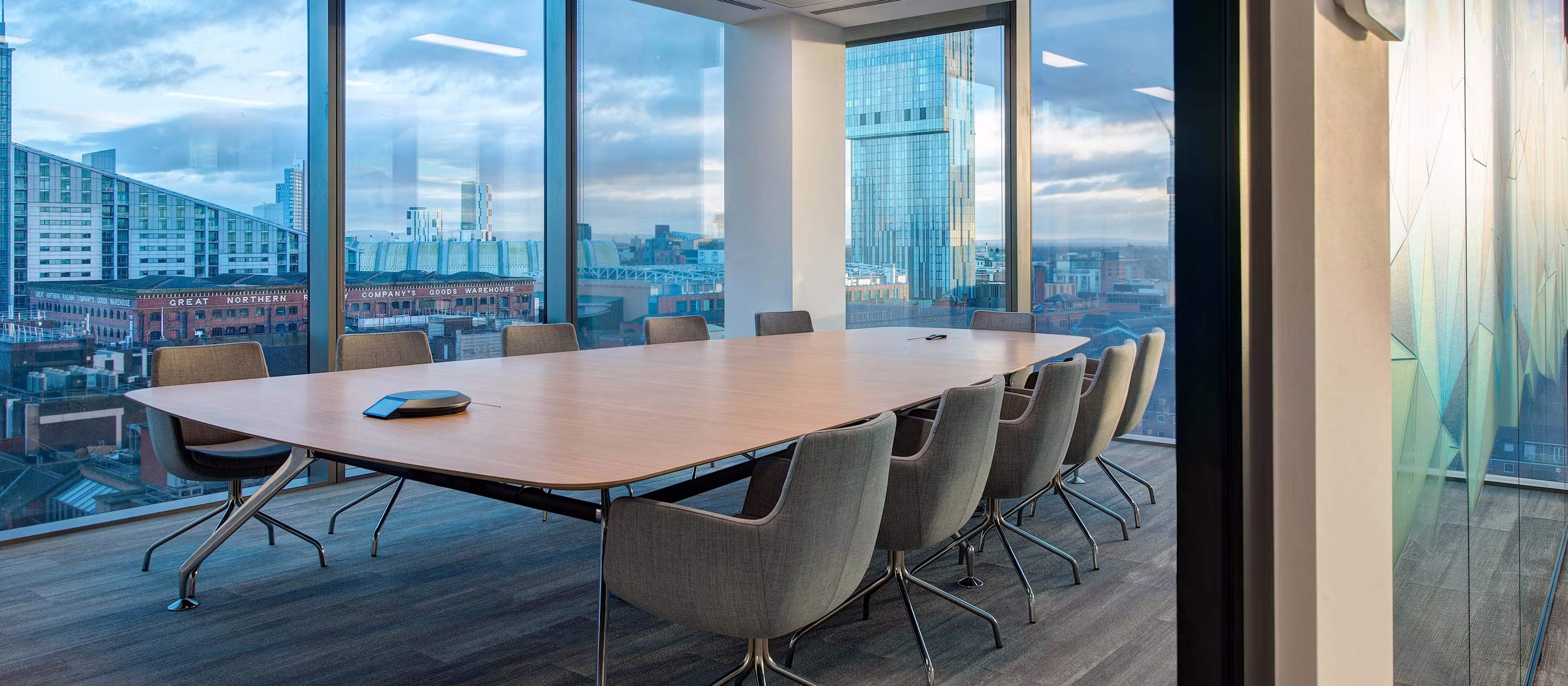 OliverJames_16x9_0002