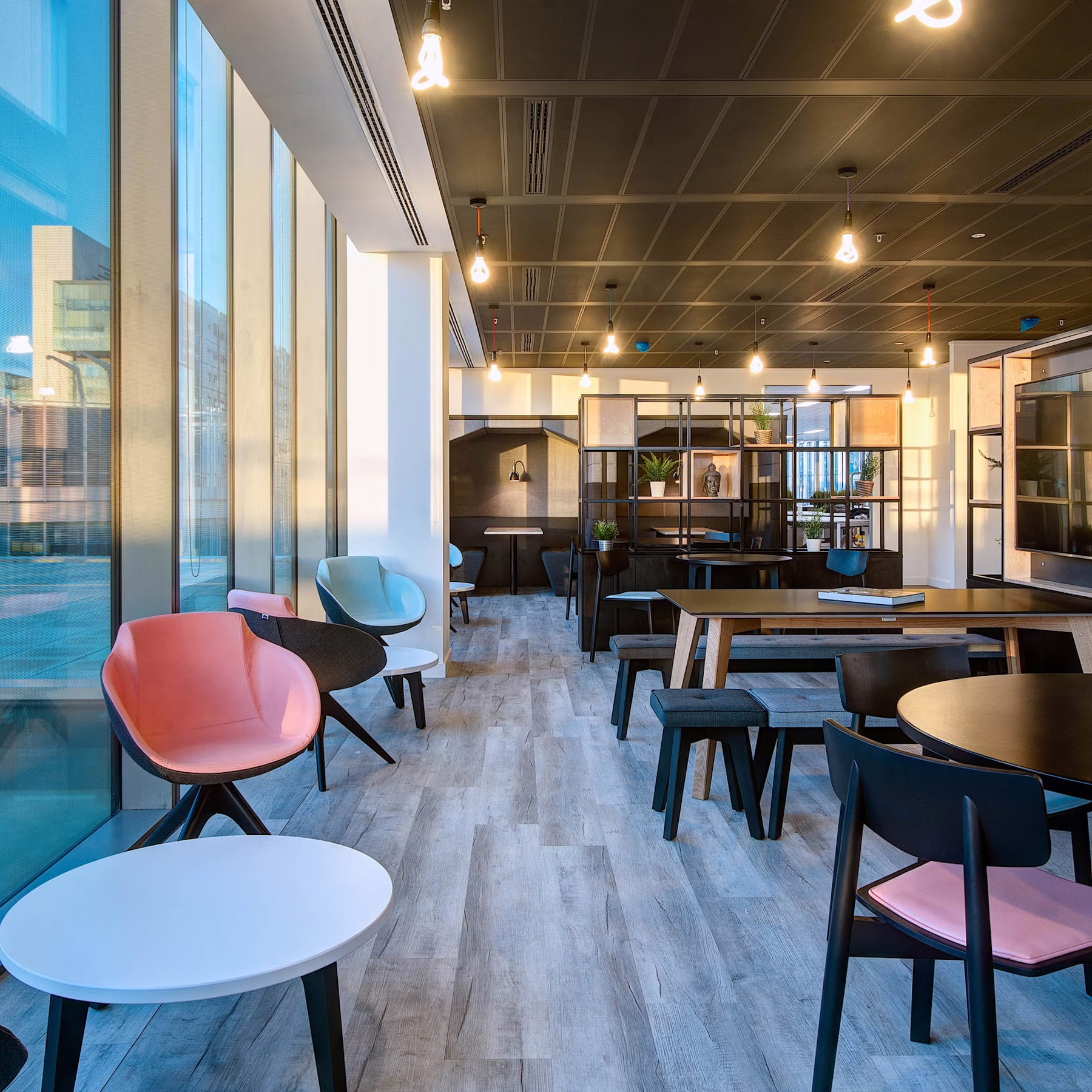 OliverJames_1x1_0002