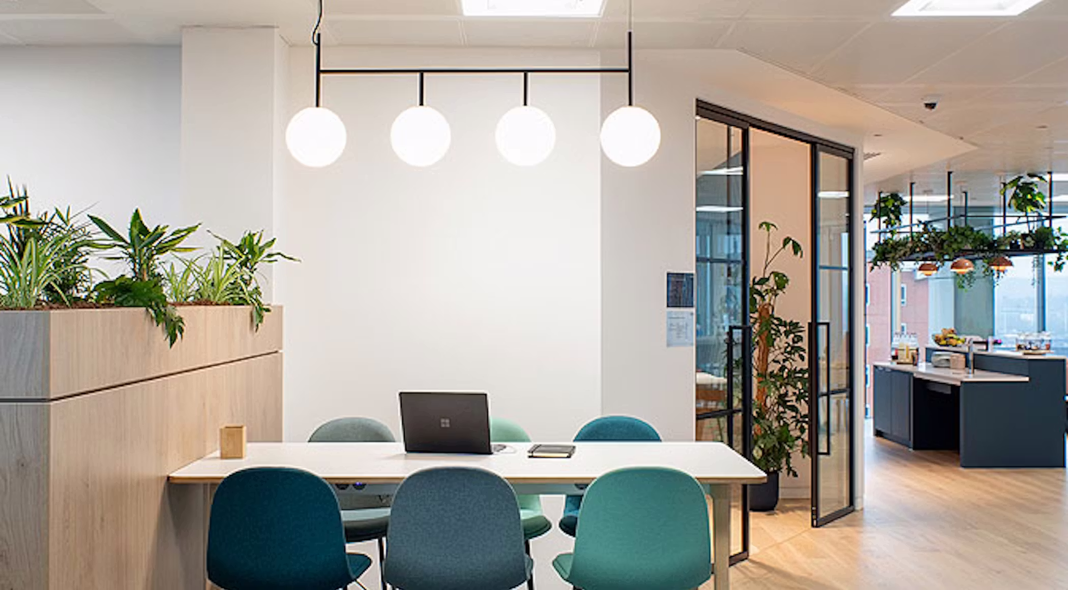 TVqqt2S5-Freeths-30 (1)