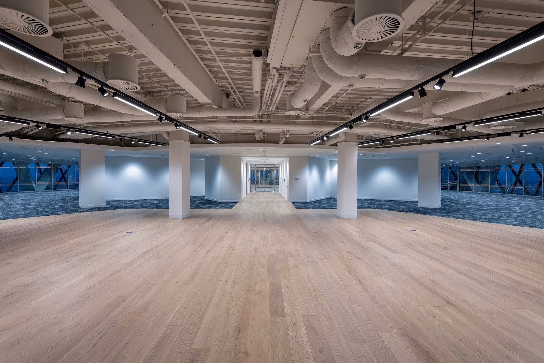 The-Gherkin-30th-floor-06-highres-sRGB