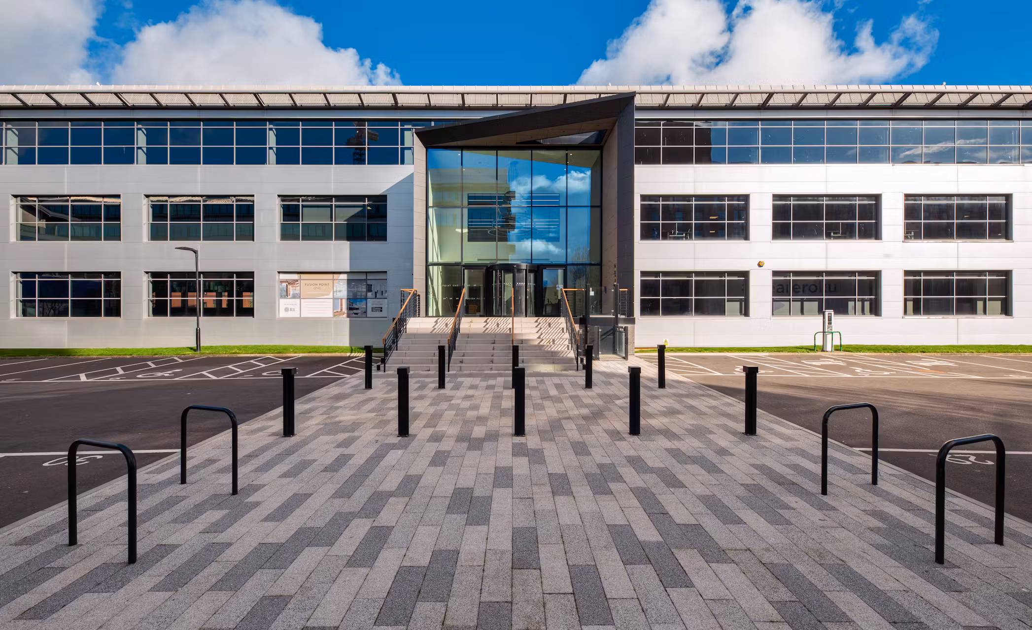 Roku-TV-01-highres-sRGB-2