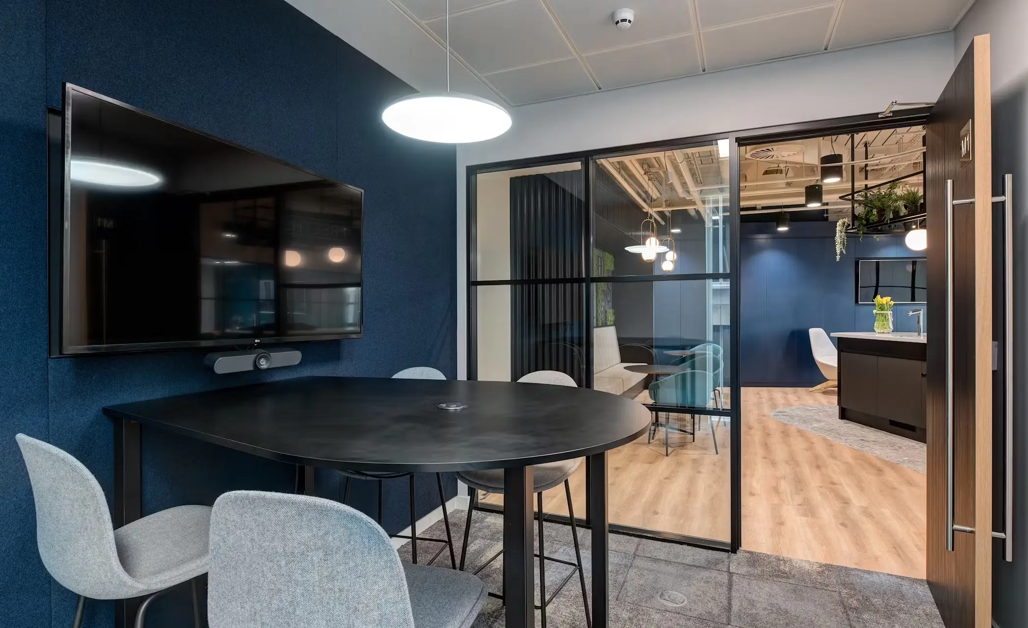 Freeth-19-highres-sRGB