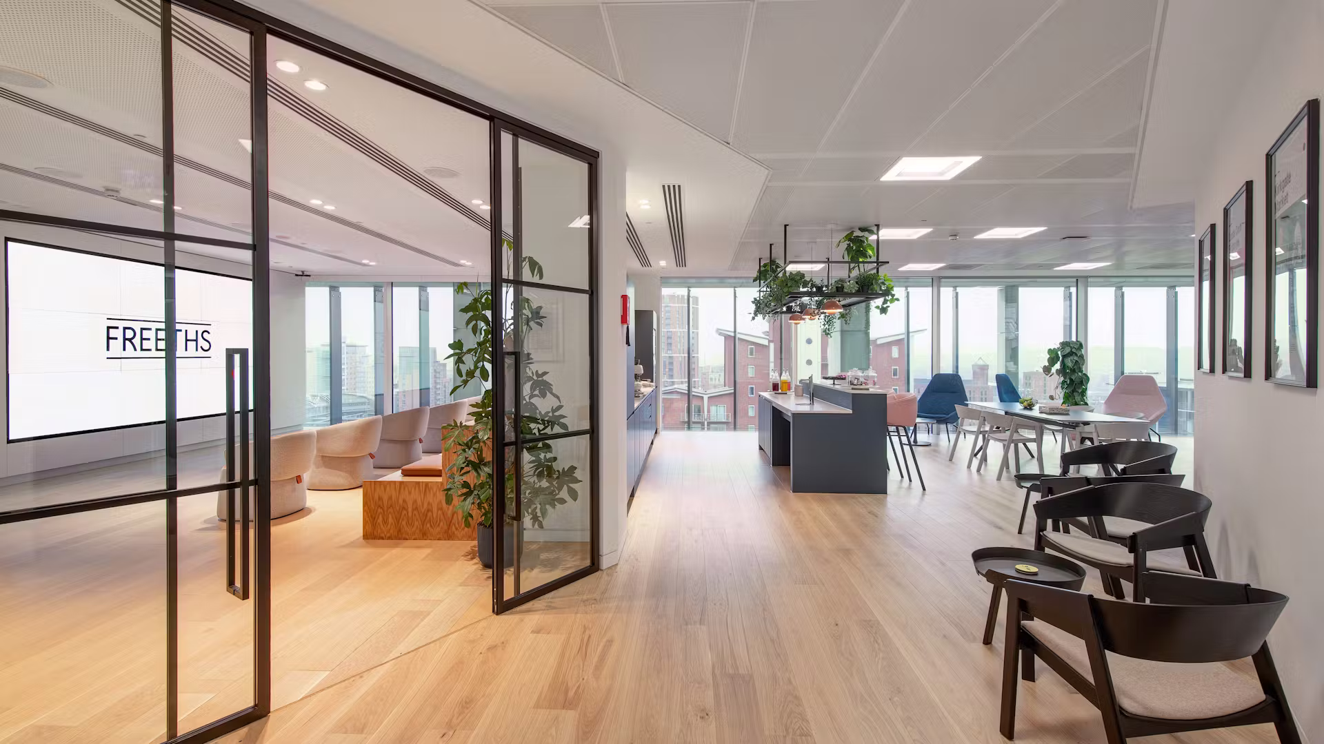 rc8WJxGY-Freeths-26-highres-Jpg